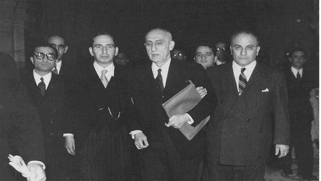 ملی شدن صنعت نفت در یک نگاه 1 image 107 - پایگاه اطلاع رسانی آژنگ