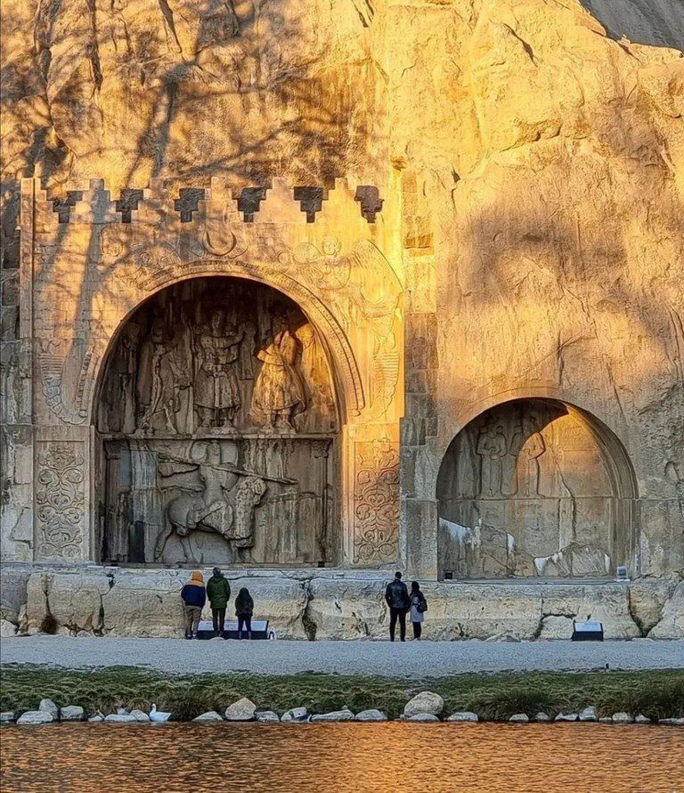 طاق بستان از آثار تاریخی در استان کرمانشاه 1 طاق بستان - پایگاه اطلاع رسانی آژنگ