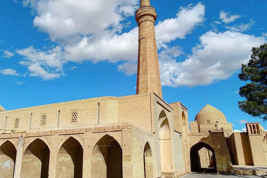 تاثیرات معماری ساسانی در مسجد جامع عتیق اصفهان 1 مسجد جامع نایین نمونه معماری سلجوقی - پایگاه اطلاع رسانی آژنگ