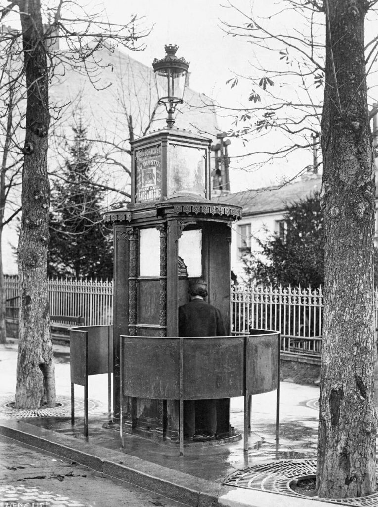 توالت عمومی فرانسه 1875 میلادی - پایگاه اطلاع رسانی آژنگ