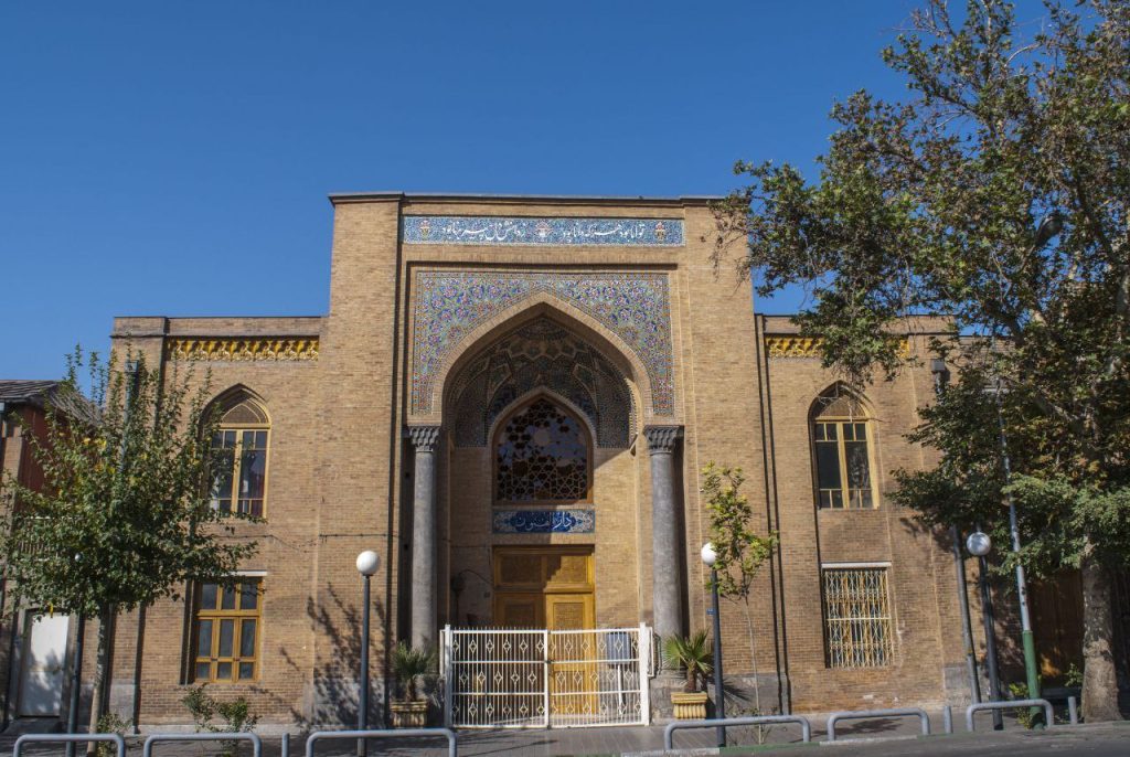 تأسیس مدرسه دارالفنون برای آموزش«بعضی علوم که در این دولت متداول نیست» 1 دارالفنون - پایگاه اطلاع رسانی آژنگ