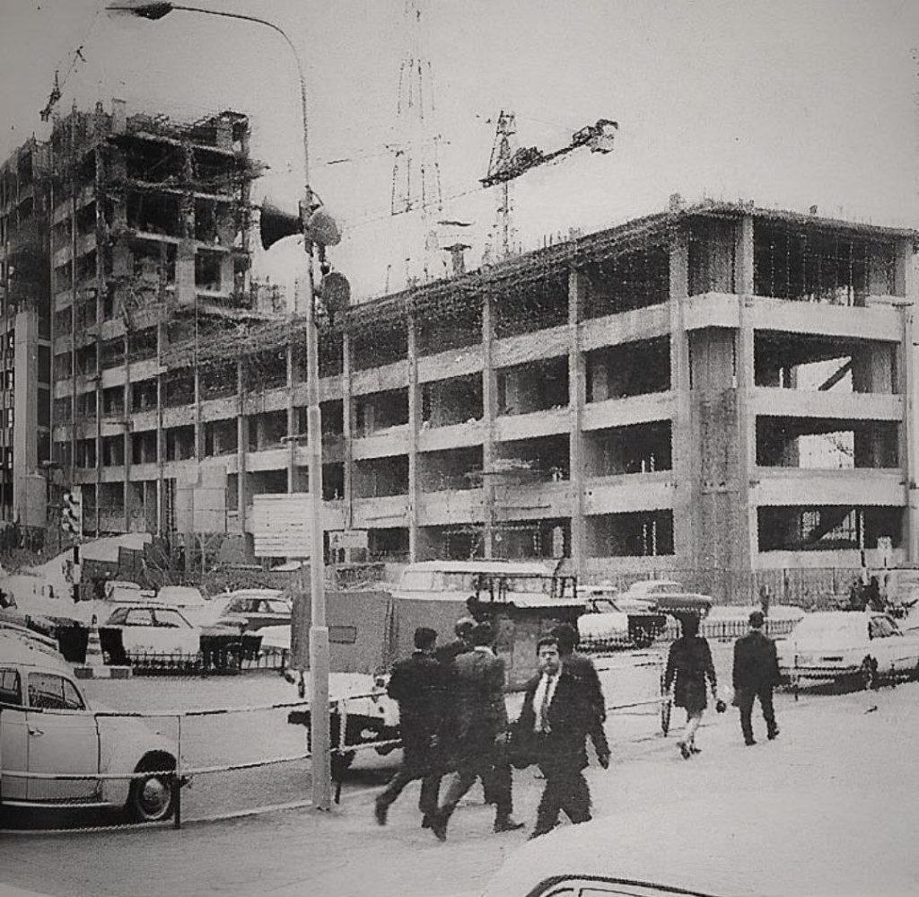 میدان توپخانه ازقدیمی ترین میادین شهرتهران با دوچهره متفاوت 1 میدان توئخانه 1347 - پایگاه اطلاع رسانی آژنگ