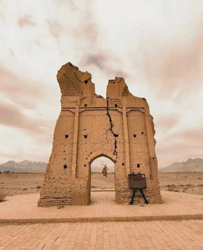 دروازه فرافر در یزد محل تیراندازی آرش 1 دروازه فرافر - پایگاه اطلاع رسانی آژنگ