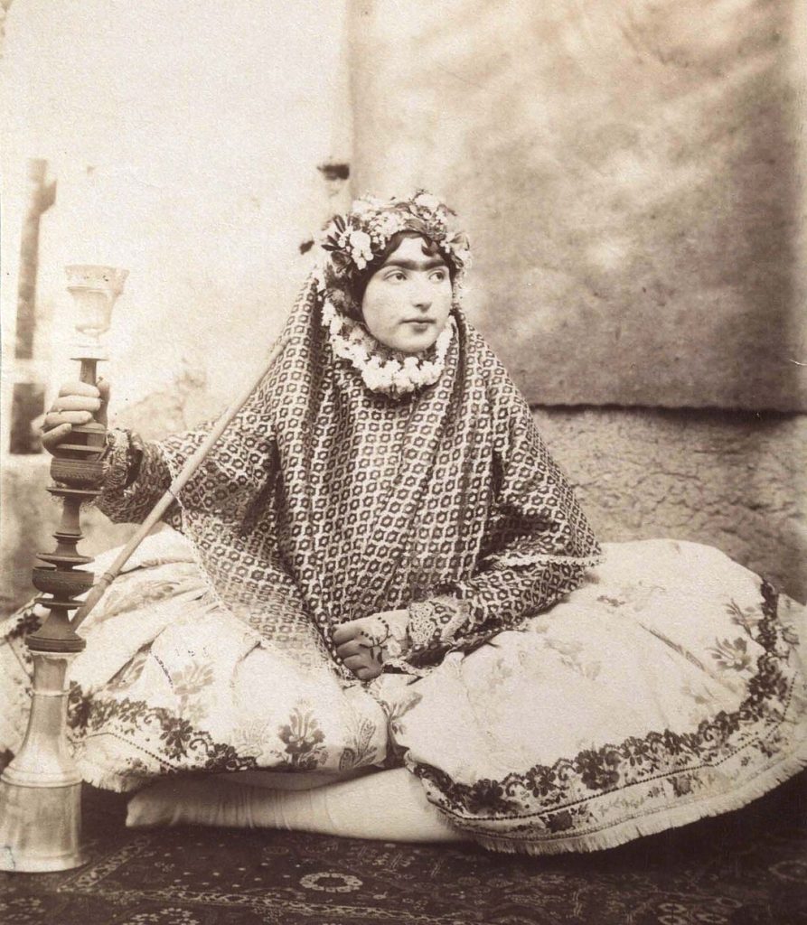 زن ایرانی مادام دیولا فوآ - پایگاه اطلاع رسانی آژنگ