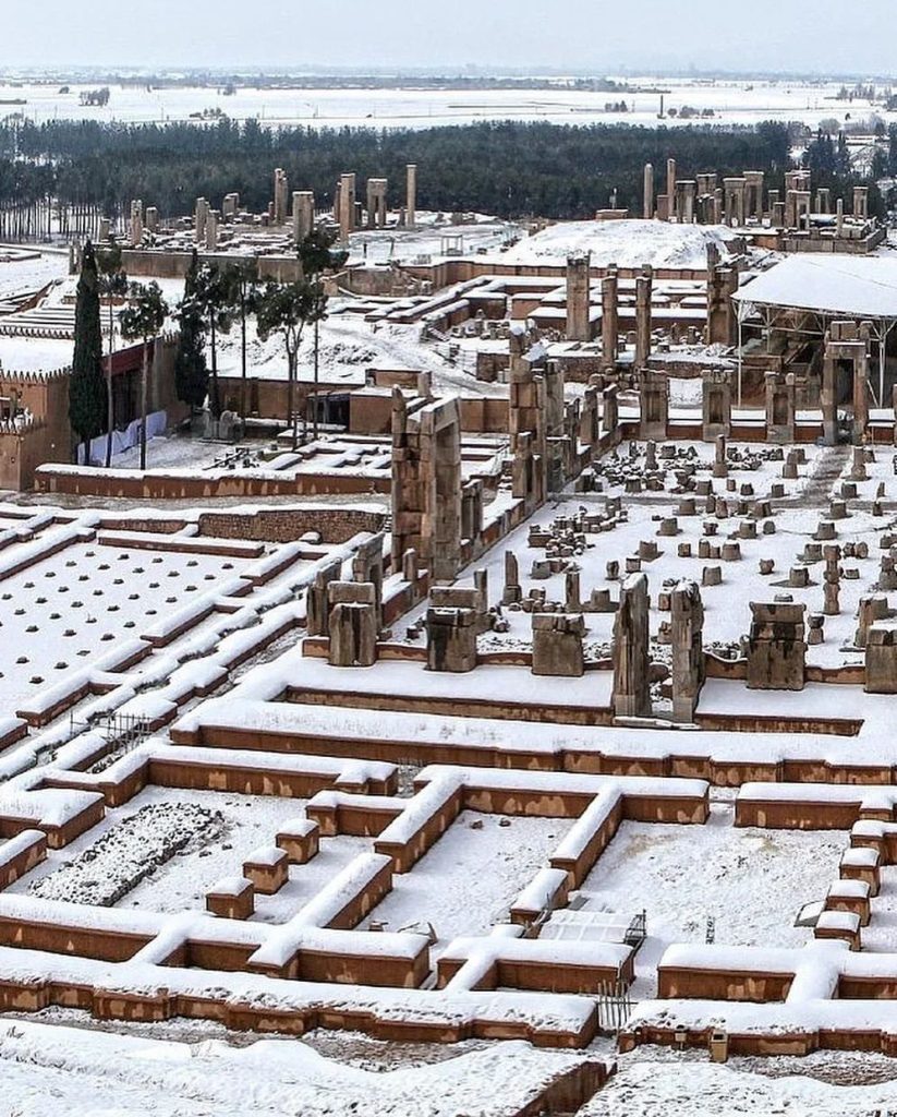 تخت جمشید برفی - پایگاه اطلاع رسانی آژنگ