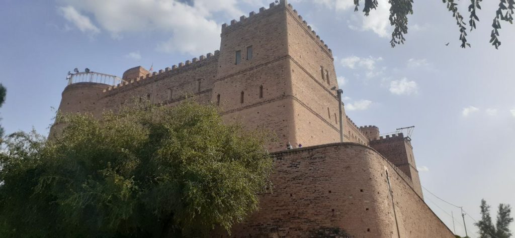 قلعه دمورگان در محوطه کاخ آپادانا 1 شوش قلعه دمورگان - پایگاه اطلاع رسانی آژنگ