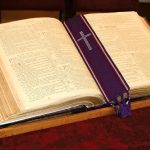 انتشارنسخه کینگ جیمز کتاب مقدس مسیحیان برای اولین بار