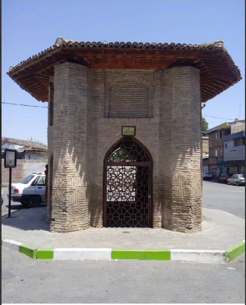 تصویر مقبره ای در وسط شهر گرگان ـ استرآباد قدیم 1 مقبره گرگان - پایگاه اطلاع رسانی آژنگ