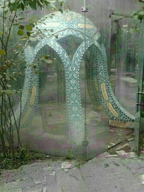 آرامگاه رهی معیری در ظهیرالدوله 1 رهی معیری - پایگاه اطلاع رسانی آژنگ