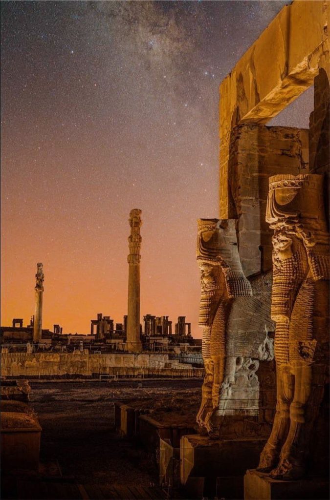 راه شیری در اثر باستانی تخت جمشید 1 تخت جمشید - پایگاه اطلاع رسانی آژنگ