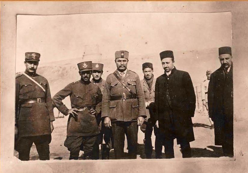آخرین روز سلطنت قاجاریه با دو روایت متفاوت از قاجاریه و پهلوی 1 محمد حسن میرزا - پایگاه اطلاع رسانی آژنگ