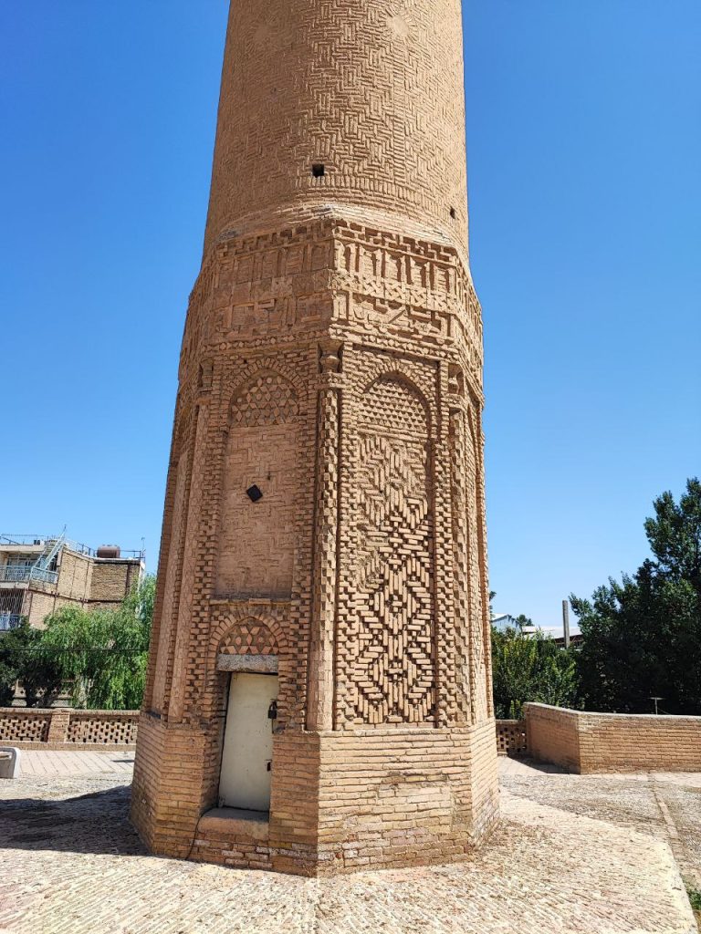 مناره گلپایگان اثر تاریخی سلجوقیان 1 مناره سلجوقی گلئایگان2 - پایگاه اطلاع رسانی آژنگ