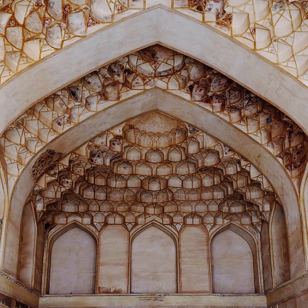 عمارت دیوانخانه کریمخانی بازمانده از دوره زندیه 2 دیوانخانه۳ 1 - پایگاه اطلاع رسانی آژنگ