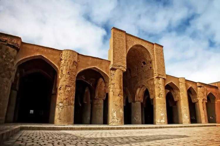 مسجد تاریخانه دامغان بازمانده از ساسانیان 1 تاریخانه۱ - پایگاه اطلاع رسانی آژنگ