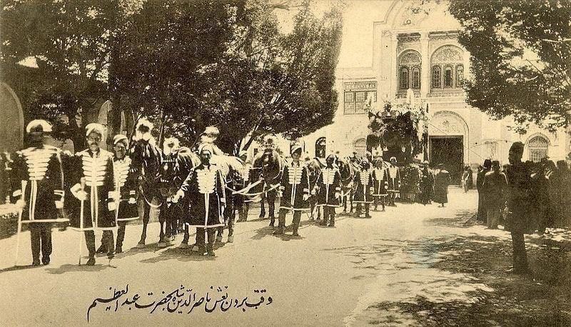 نمایی ازتشییع جنازه ناصرالدین شاه 1 تشییع جنازه ناصرالدین شاه - پایگاه اطلاع رسانی آژنگ