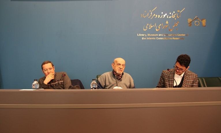 نشست سنتهای روزنامهنگاری پیش از پیروزی انقلاب اسلامی 1 روزنامه نگاری - پایگاه اطلاع رسانی آژنگ