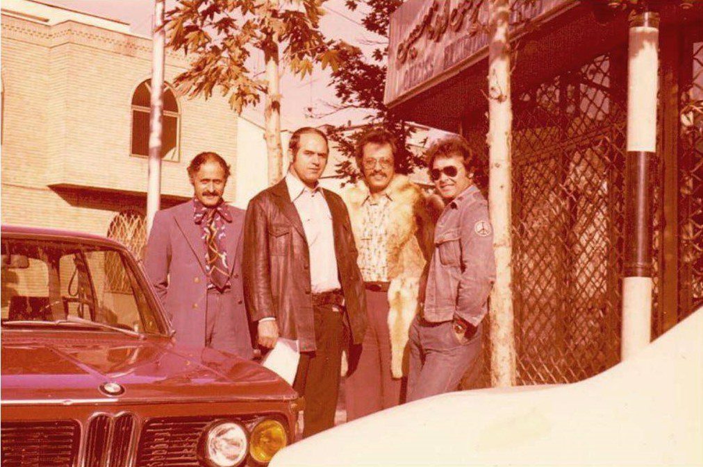 آشنایی با محل اجتماع و زندگی هنرمندان در تهران قدیم 3 هنرمندان - پایگاه اطلاع رسانی آژنگ
