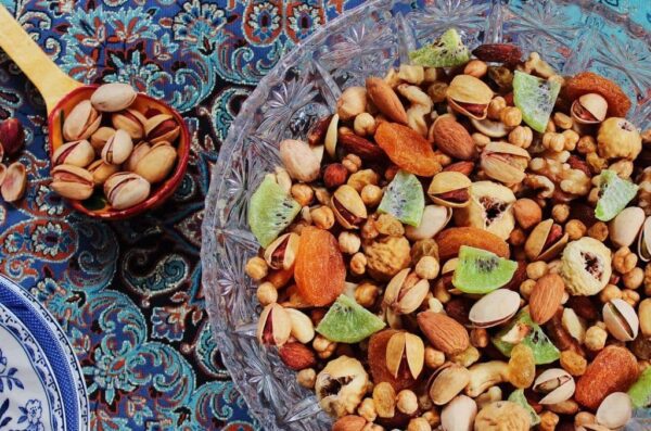 آیین آجیل شیرین و مشکلگشا یکی از سنتهای چهارشنبه سوری 1 آجیل۱ - پایگاه اطلاع رسانی آژنگ
