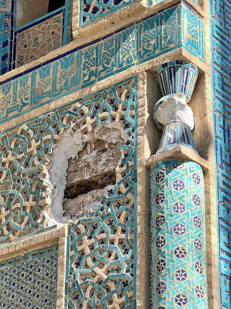 باز سازی کاشیکاری آسیبدیده مسجدجامع نطنز 1 نطنز - پایگاه اطلاع رسانی آژنگ