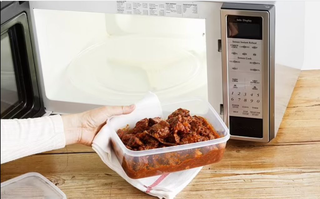 چه غذاهایی را نباید در محل کار خورد؟! 2 غذا۱ - پایگاه اطلاع رسانی آژنگ