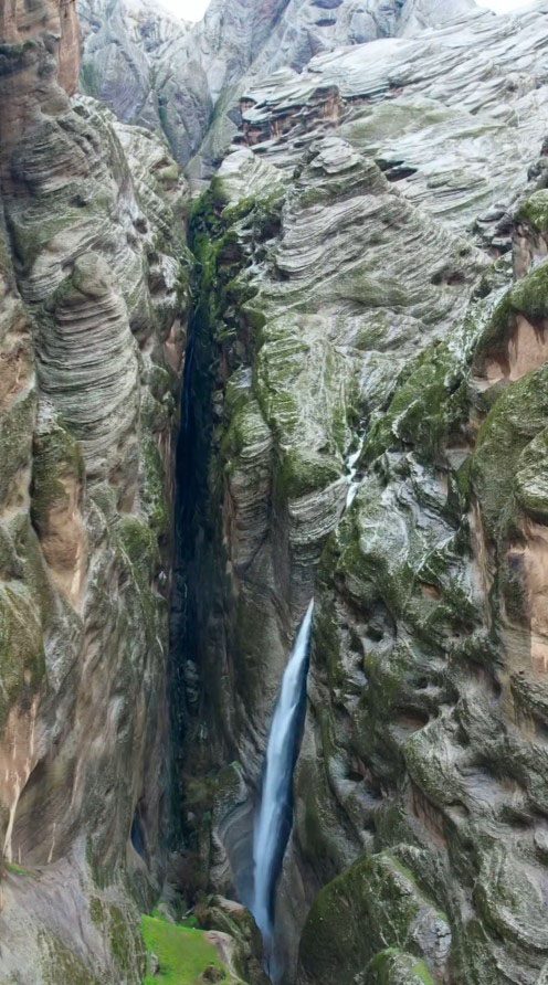 آبشار داله لان در لرستان ؛“آشیانه عقاب” 1 آبشار داله لون عکس 1 - پایگاه اطلاع رسانی آژنگ