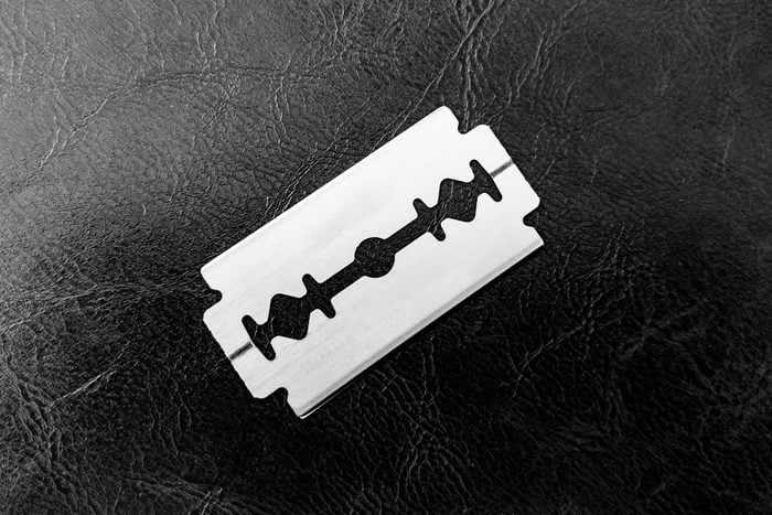 معده انسان میتواند تیغ ریشتراشی را حل کند 1 تیغ معده - پایگاه اطلاع رسانی آژنگ