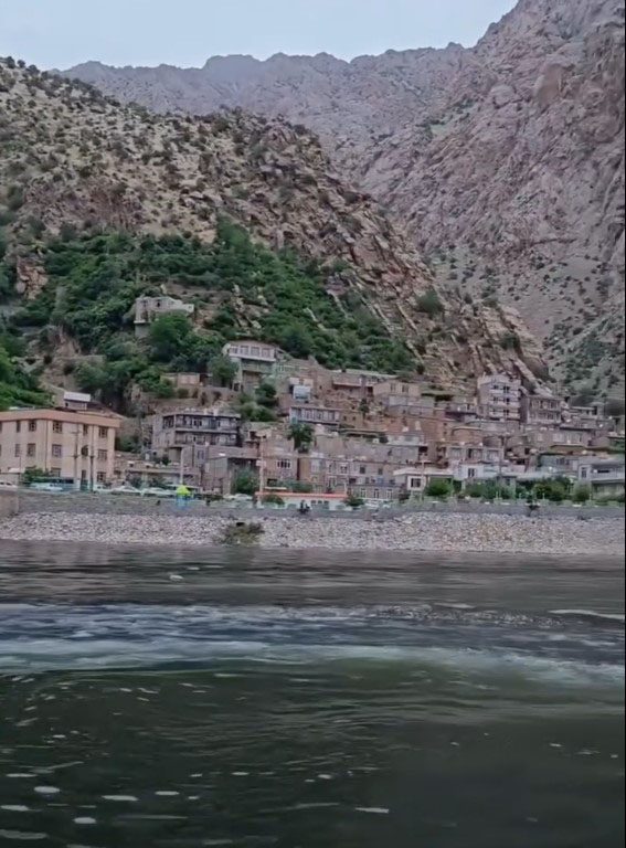 روستای پلکانی هجیج در پاوه 1 روستای پلکانی هجیج - پایگاه اطلاع رسانی آژنگ