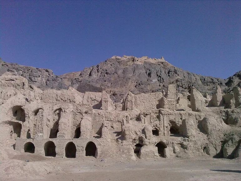 کوه خواجه سیستان شاهکاری از معماری دوره اشکانیان 1 کوه خواجه3 - پایگاه اطلاع رسانی آژنگ