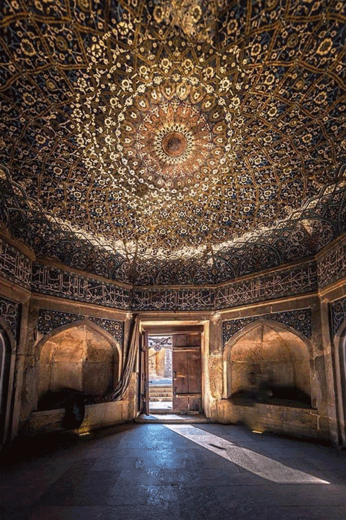 ورودی مدرسه خان شیراز یک نمونه از زیبایی های معماری اصیل ایرانی 1 ورودی مدرسه خ111111111111111ان شیراز - پایگاه اطلاع رسانی آژنگ