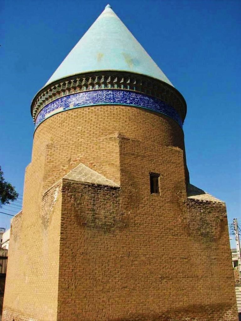 آرامگاه حمدالله مستوفی در محلۀ پنبهریسۀ قزوین 1 حمداله - پایگاه اطلاع رسانی آژنگ