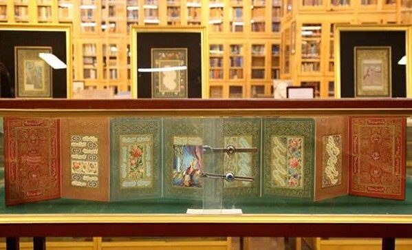 نمایشگاه آثار نفیس مرقّع آراییهای دیرین و نوین در دانشگاه تهران 1 رونمایی - پایگاه اطلاع رسانی آژنگ