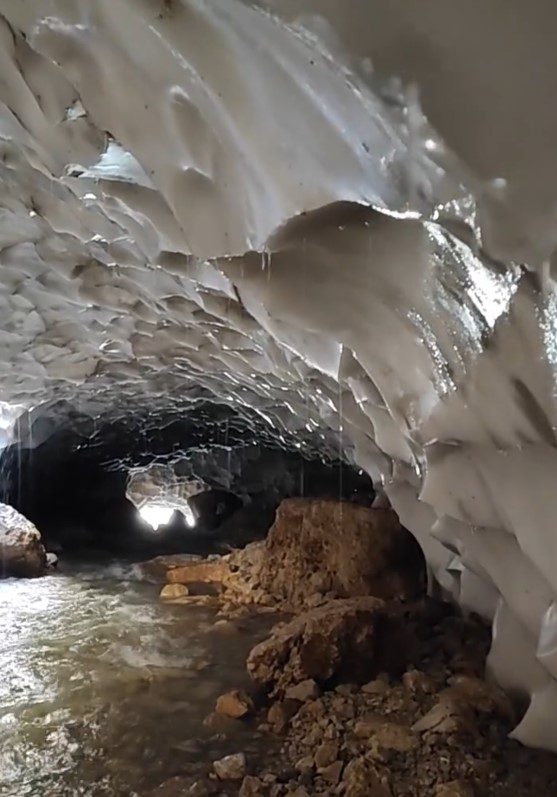 غار یخی چما،تماشای برف در تابستان 2 غار یخی - پایگاه اطلاع رسانی آژنگ
