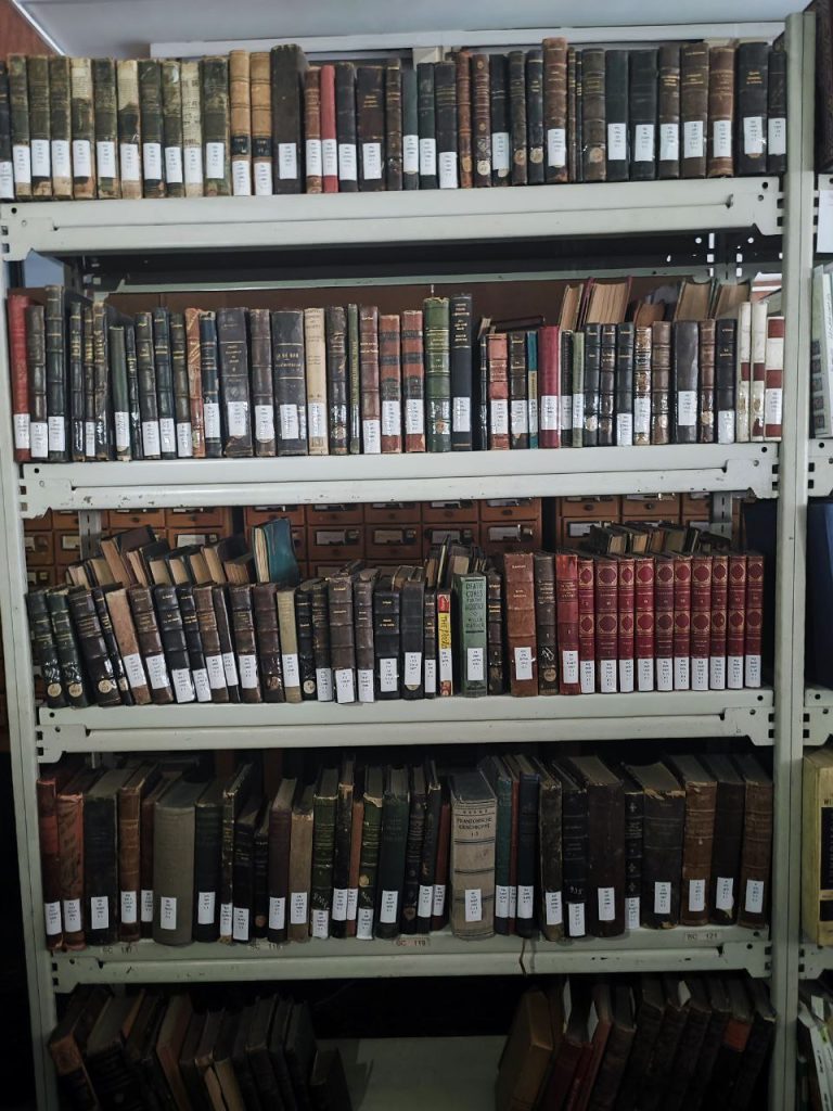 فهرست نویسی کتابهای اهدایی دکتر محمد مصدق 1 مصدق کتاب - پایگاه اطلاع رسانی آژنگ