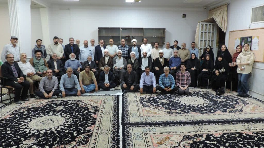 گزارشی از نشست تاریخ مطبوعات قم: بررسی مجله همایون 1 مطبوعات قم - پایگاه اطلاع رسانی آژنگ