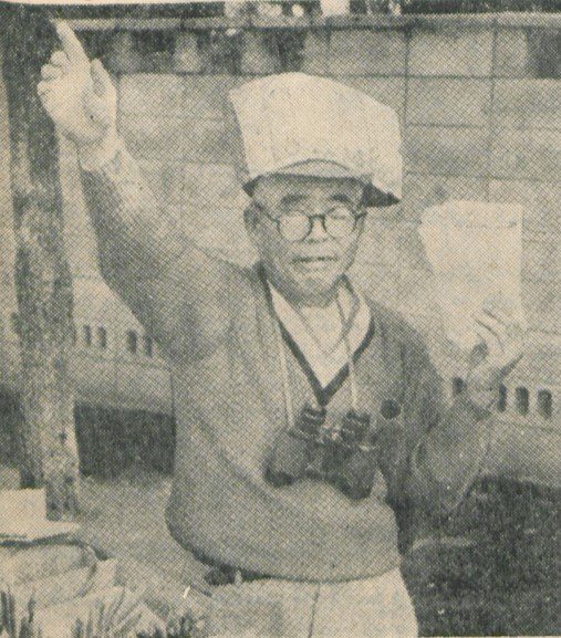 نویسنده معروف ژاپنی زنگاکی چیکتو،فروشنده لوازم التحریر 1 نویسنده عکس - پایگاه اطلاع رسانی آژنگ