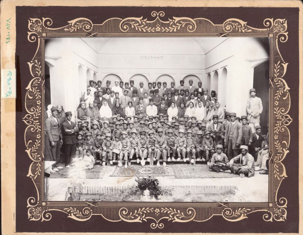 آشنایی با دینْشاهِ ایرانی از چهره های برجسته ادبی و فرهنگی ایران 1 دین شاه - پایگاه اطلاع رسانی آژنگ