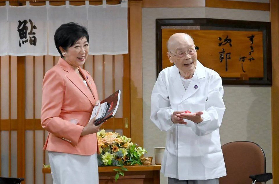 جیرواونو،مسنترین سرآشپز جهان ،در ۱۰۰ سالگی آماده بازنشستگی نیست 1 ژادنی - پایگاه اطلاع رسانی آژنگ