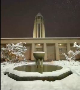 آرامگاه بوعلی سینا سپید پوش شد