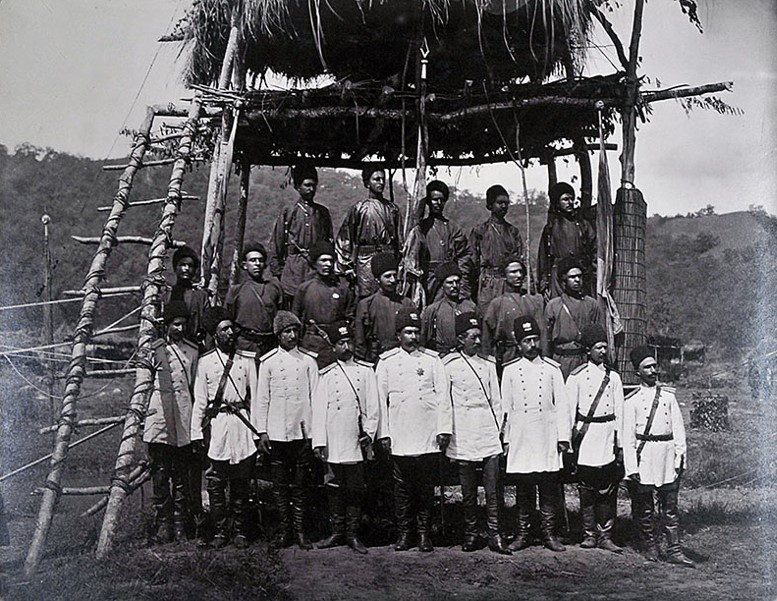 سربازان - پایگاه اطلاع رسانی آژنگ