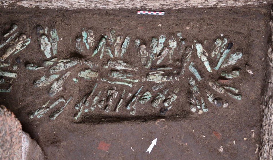 کشف گنجینه مجسمه تدفینی وحل معمای دیرینه باستانشناسی 1 مجسمه - پایگاه اطلاع رسانی آژنگ