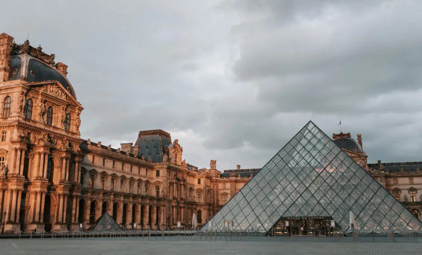 کلاهبرداری ۱۲ میلیون دلاری بلیت درموزه لوور 1 اوور - پایگاه اطلاع رسانی آژنگ