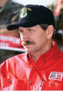 مرگ دیل ارنهارت پدر، راننده مسابقات اتومبیل‌رانی استوک