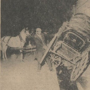 تصادف درشکه چی در تهران؛یادگارقدیم 1 درشکه - پایگاه اطلاع رسانی آژنگ