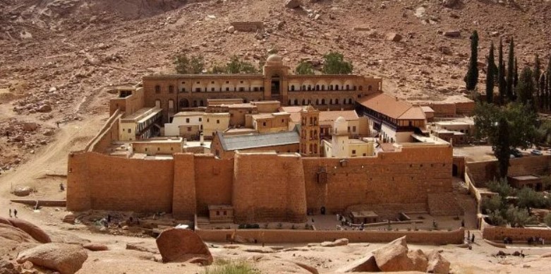 تلاش مصر برای تصاحب صومعه تاریخی سنت کاترین در سینا 1 سنت کاترین - پایگاه اطلاع رسانی آژنگ