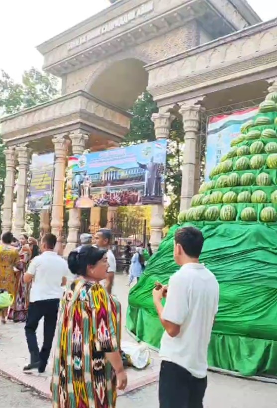 جشنواره تولیدات کشاورزی در تاجیکستان 2 جشنواره تصویر۱ - پایگاه اطلاع رسانی آژنگ