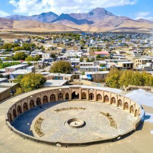 کاروانسرای تاج‌آباد با پلان دایره‌ای در استان همدان