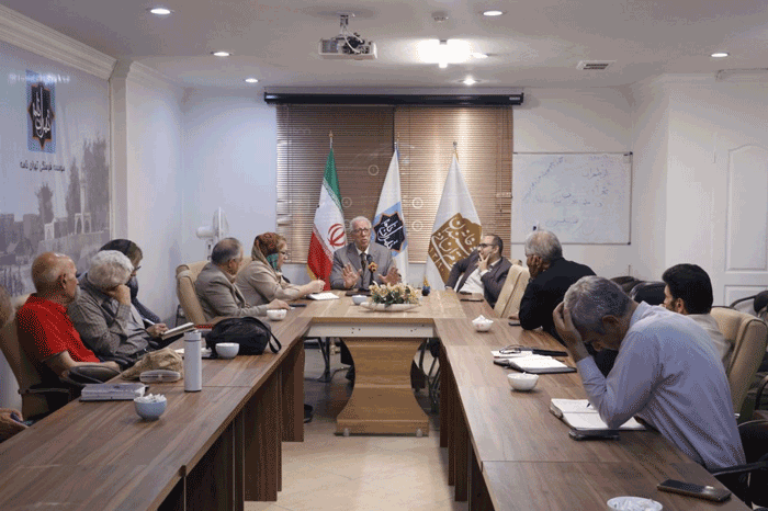 گزارش تصویری نشست تهران در کشاکش دیروز و فردا 3 تهران1111 کشاکش - پایگاه اطلاع رسانی آژنگ